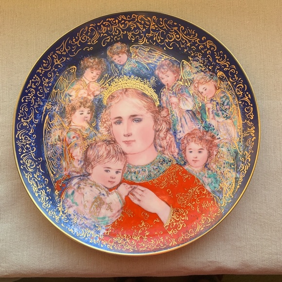 1985 Edna Hibel Christmas Plate "The Angels' Message" Knowles China - Picture 1 of 8